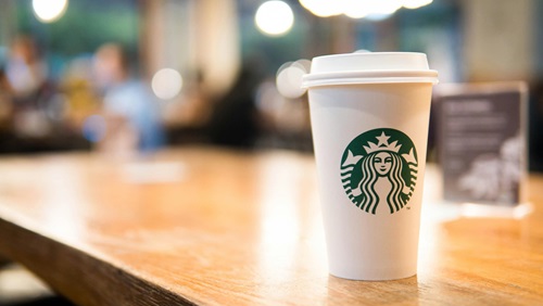 スターバックスのメニューをランダムに検索する