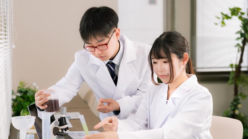 専門学校をランダムに検索する